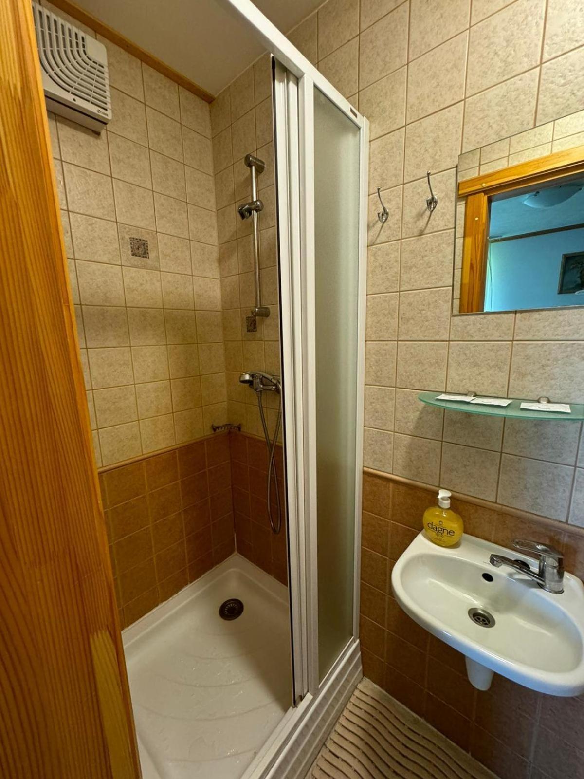 Hotel Vonadzini Stāmeriena Zewnętrze zdjęcie
